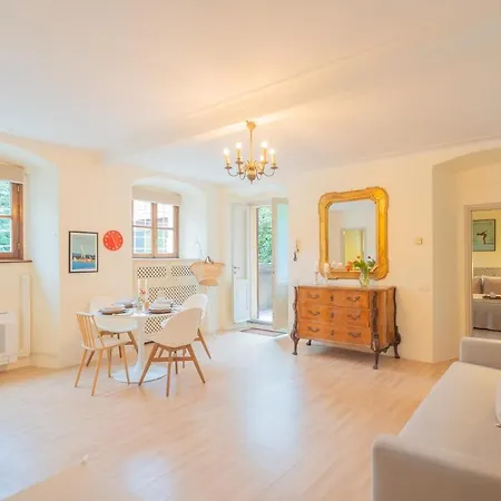 La Piazza Di * Cernobbio