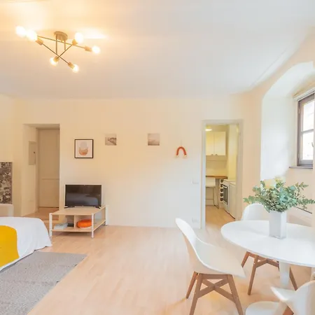 La Piazza Di * Cernobbio