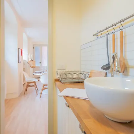 La Piazza Di * チェルノッビオ